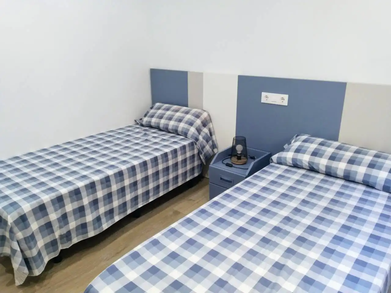 Bedroom of Flat for rent in Burgos  with Heating and Furnished