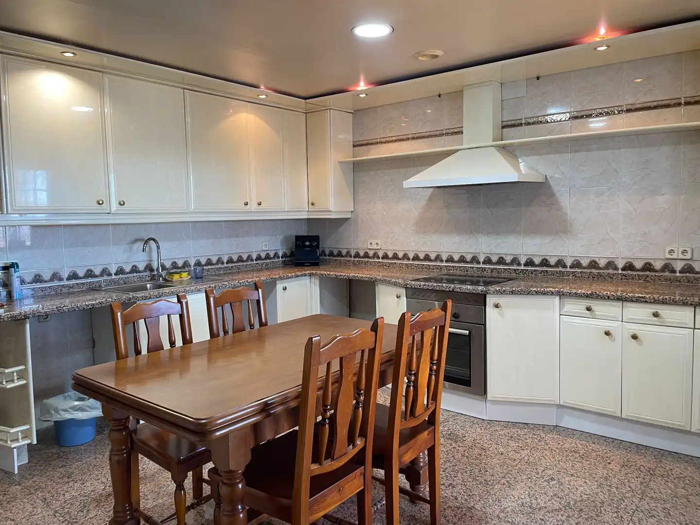 Cuina de Casa o xalet en venda en Aranjuez amb Aire condicionat, Calefacció i Jardí privat