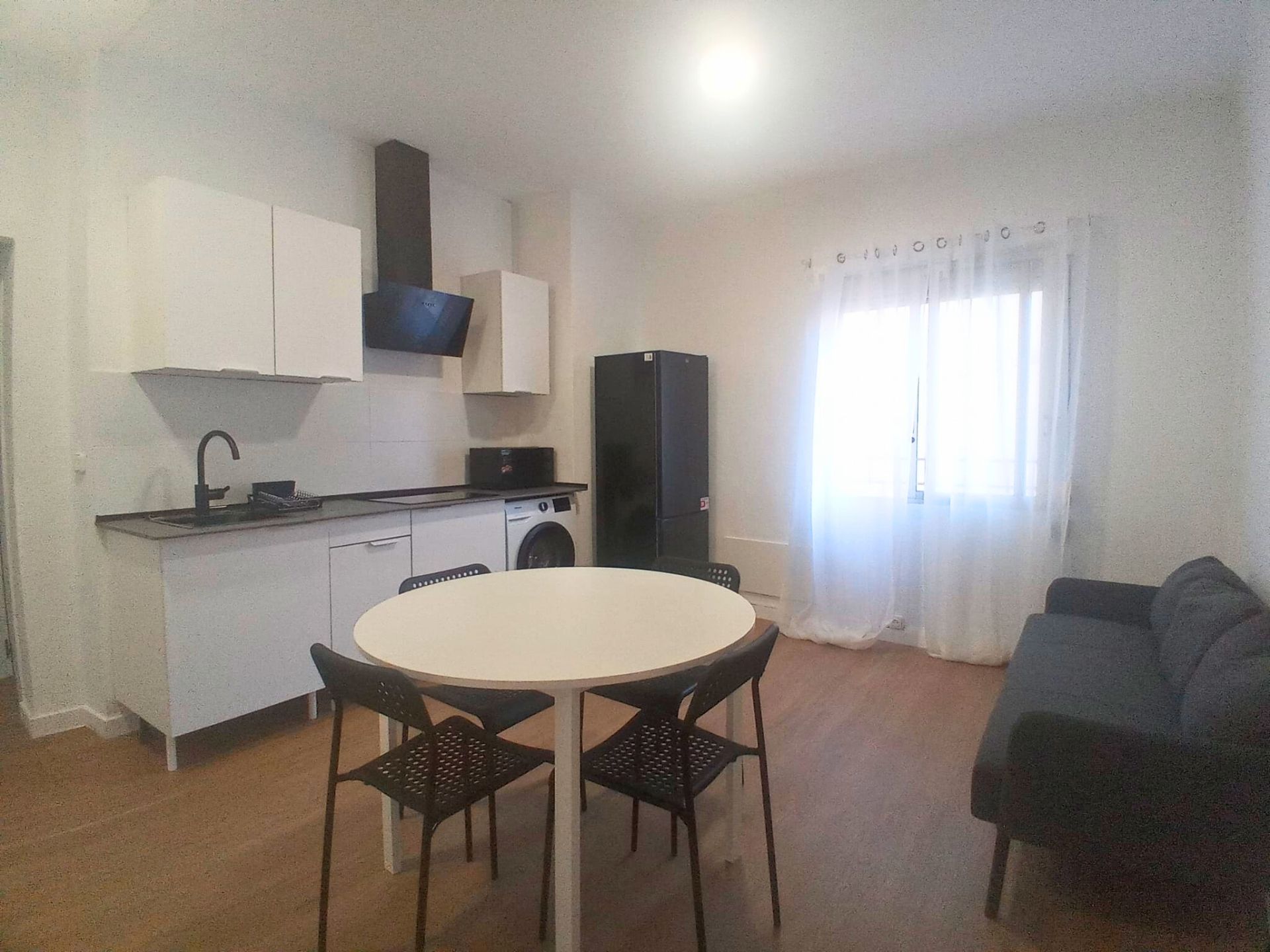 Cuina de Pis de lloguer en  Valencia Capital amb Parquet, Moblat i Rentadora
