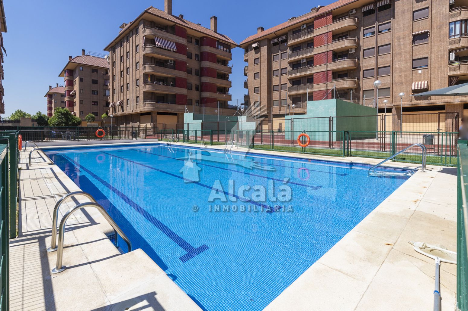 Piscina de Àtic en venda en Alcalá de Henares amb Calefacció, Terrassa i Traster
