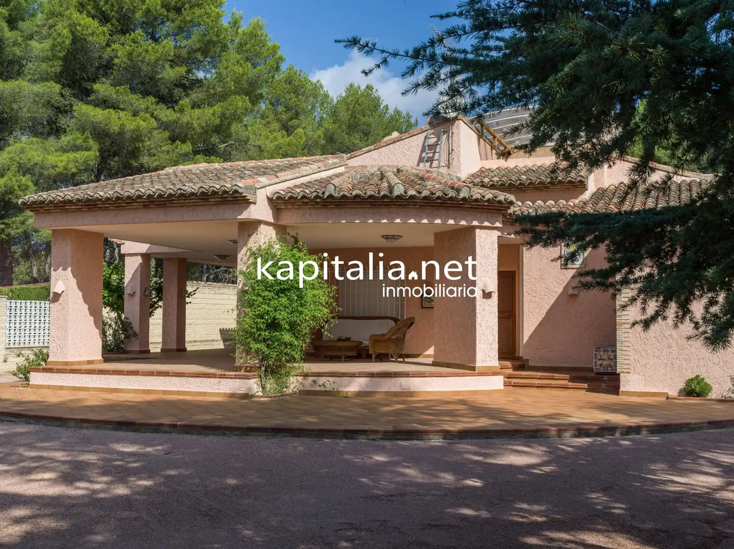 Vista exterior de Casa o xalet en venda en Ontinyent amb Calefacció, Jardí privat i Traster