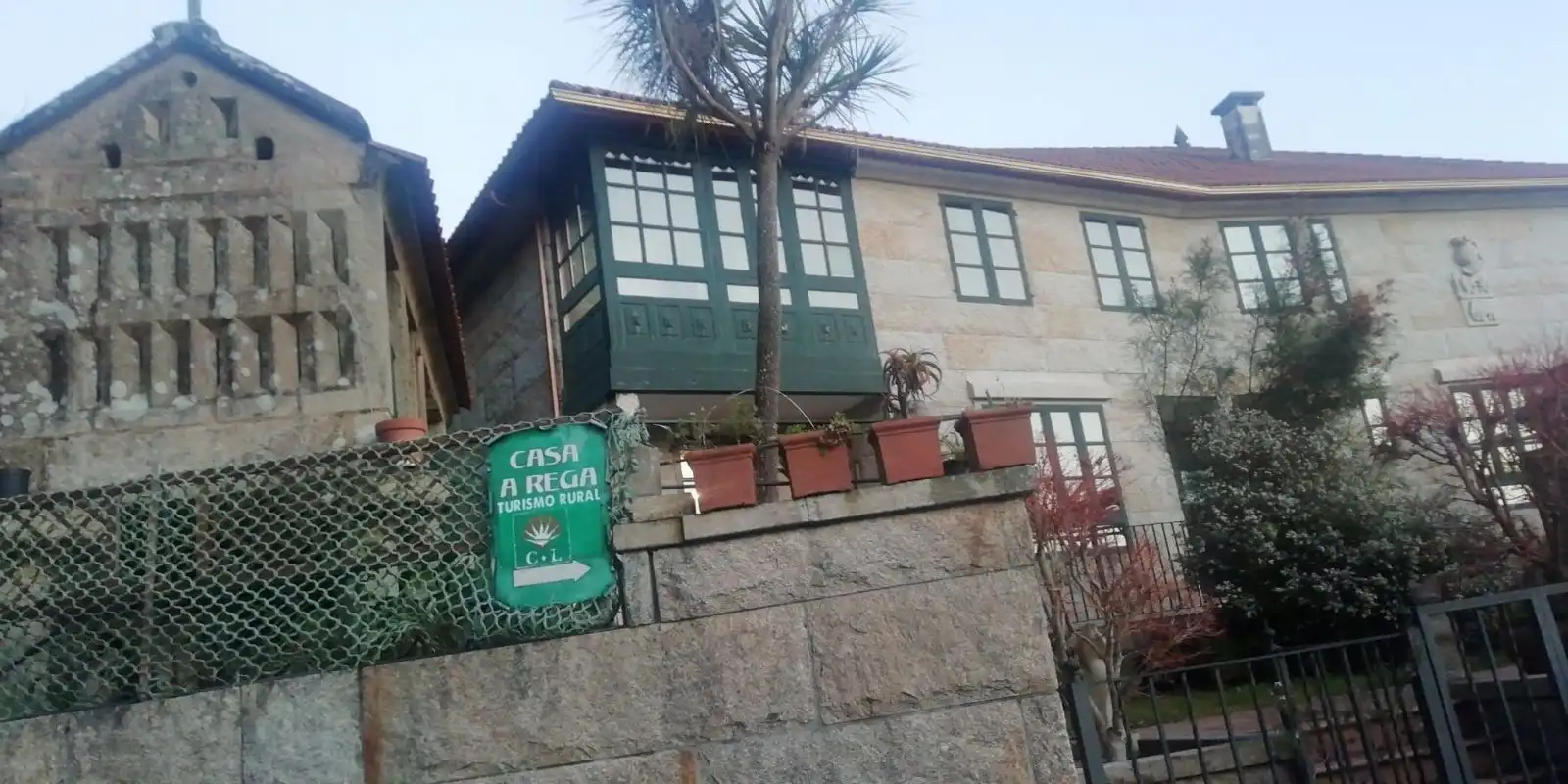 Vista exterior de Casa o xalet en venda en Poio amb Aire condicionat, Calefacció i Jardí privat