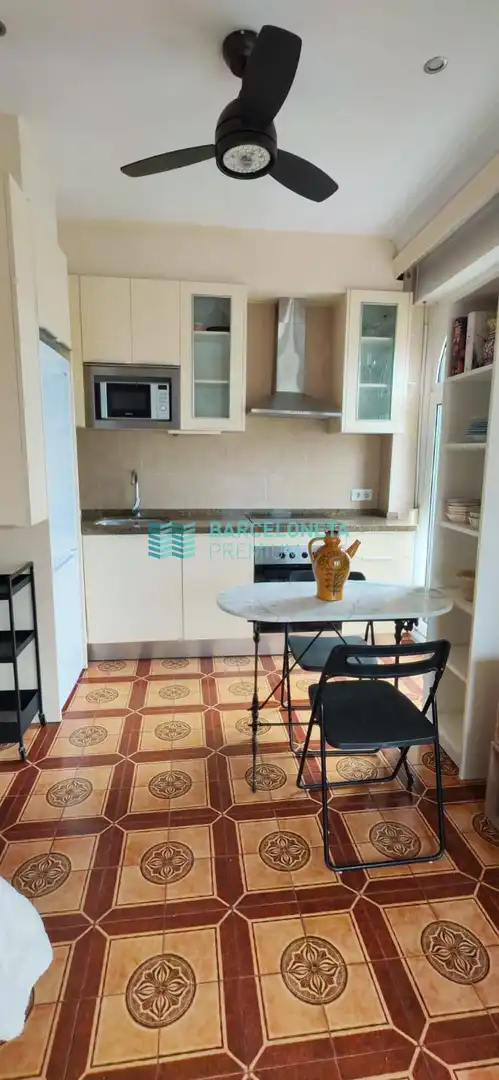 Küche von Wohnung zur Miete in Barcelona mit Klimaanlage, Terrasse und Möbliert