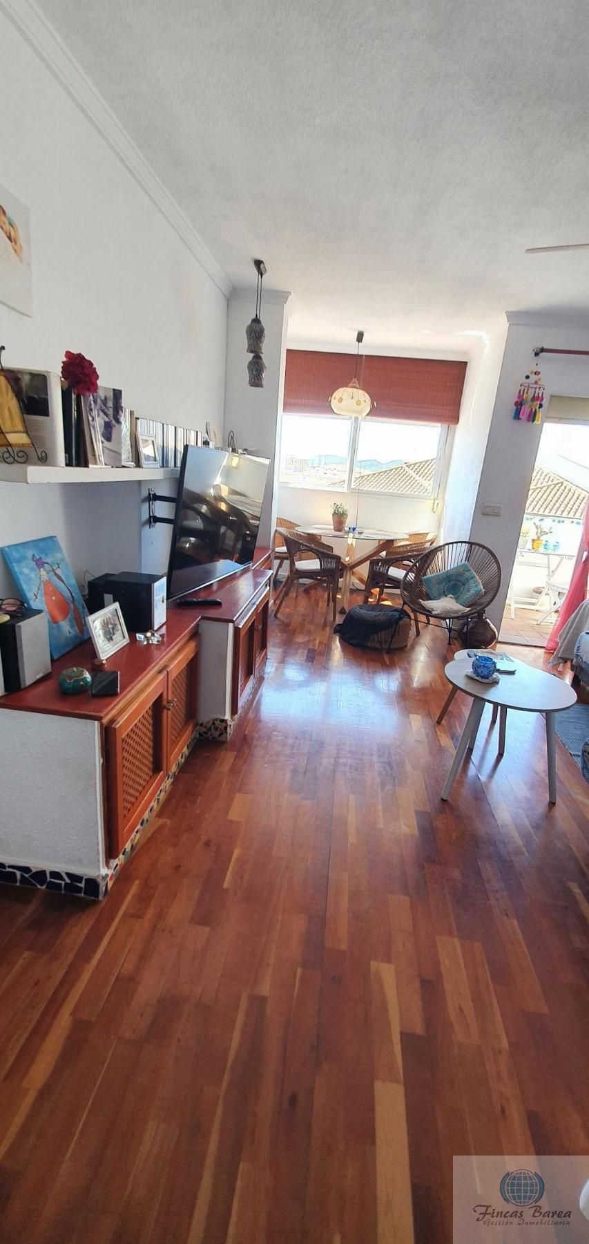 Sala d'estar de Pis en venda en Fuengirola amb Aire condicionat, Parquet i Terrassa