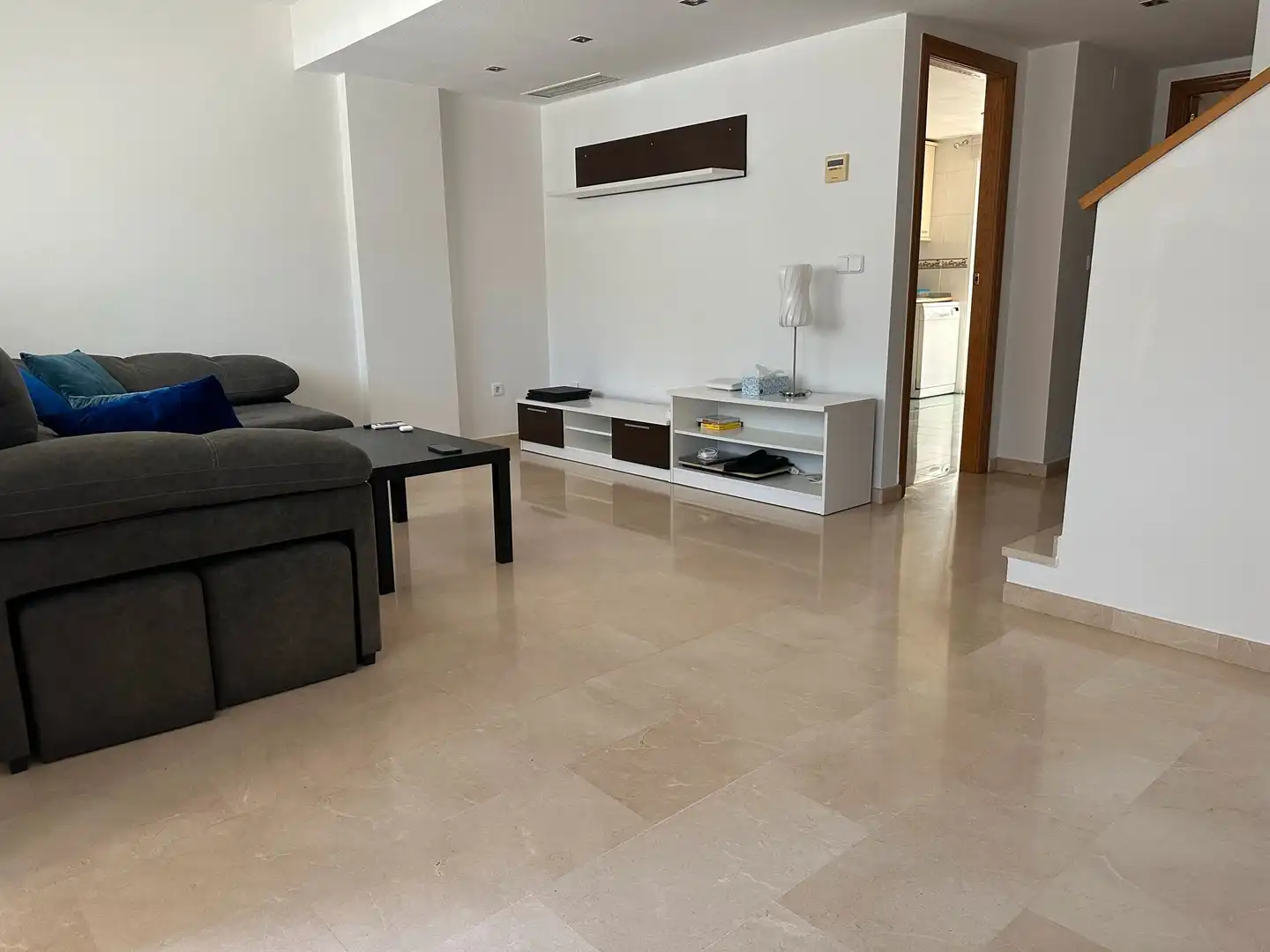 Sala d'estar de Casa o xalet de lloguer en Cartagena amb Aire condicionat, Terrassa i Balcó