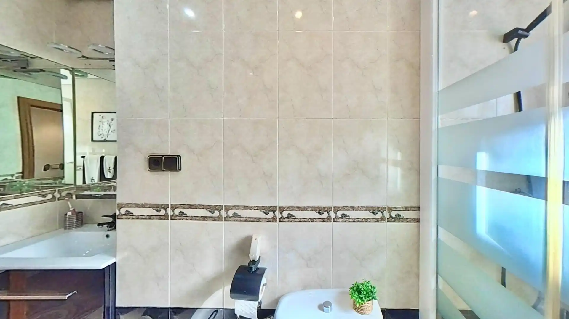Baño de Apartamento en venta en Alcorcón con Aire acondicionado, Calefacción y Terraza