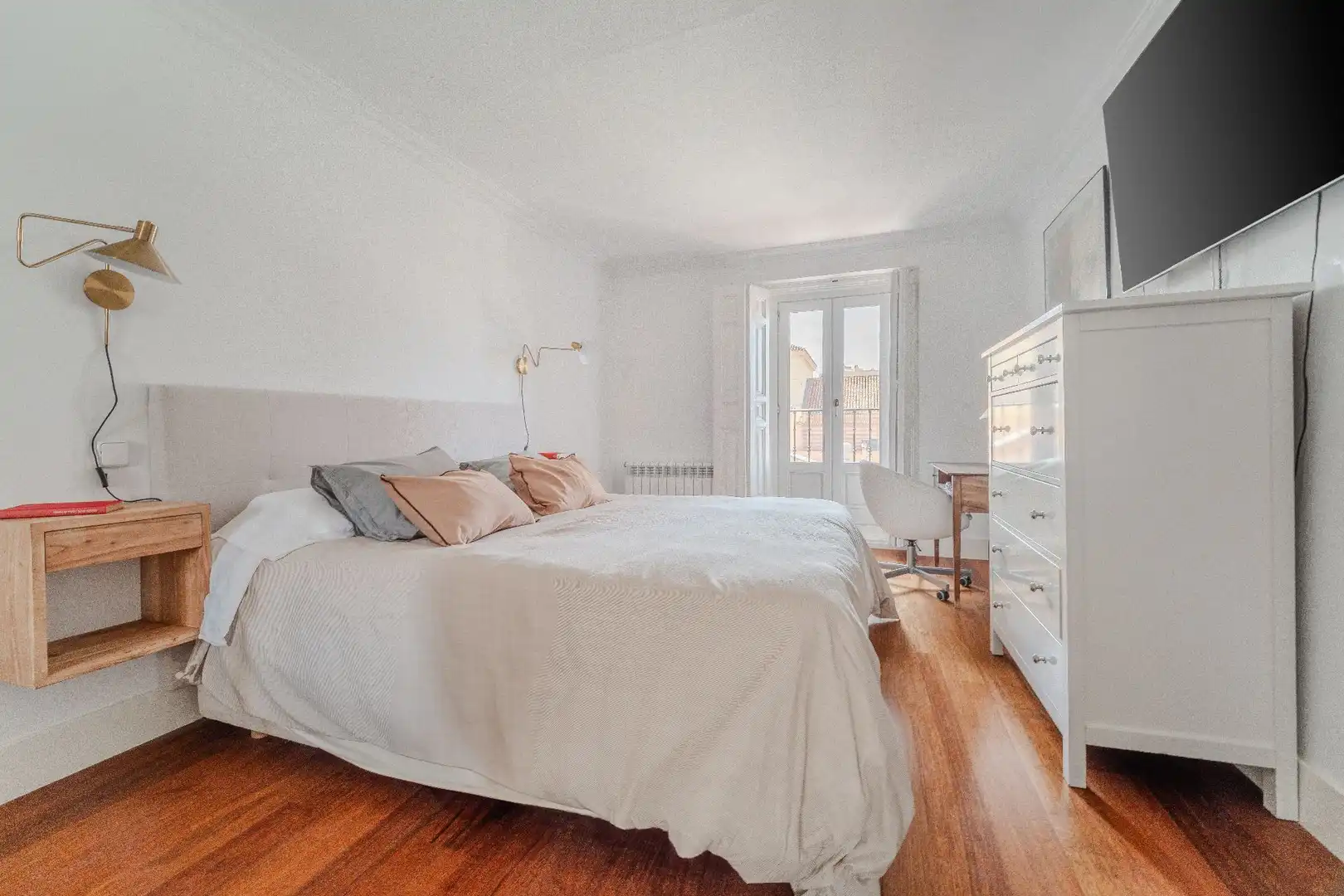 Schlafzimmer von Wohnung zur Miete in Madrid mit Klimaanlage und Heizung