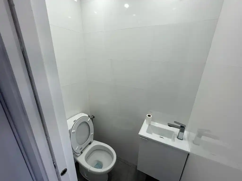 Bathroom of Flat for sale in Algeciras  with Terrace and Balcony