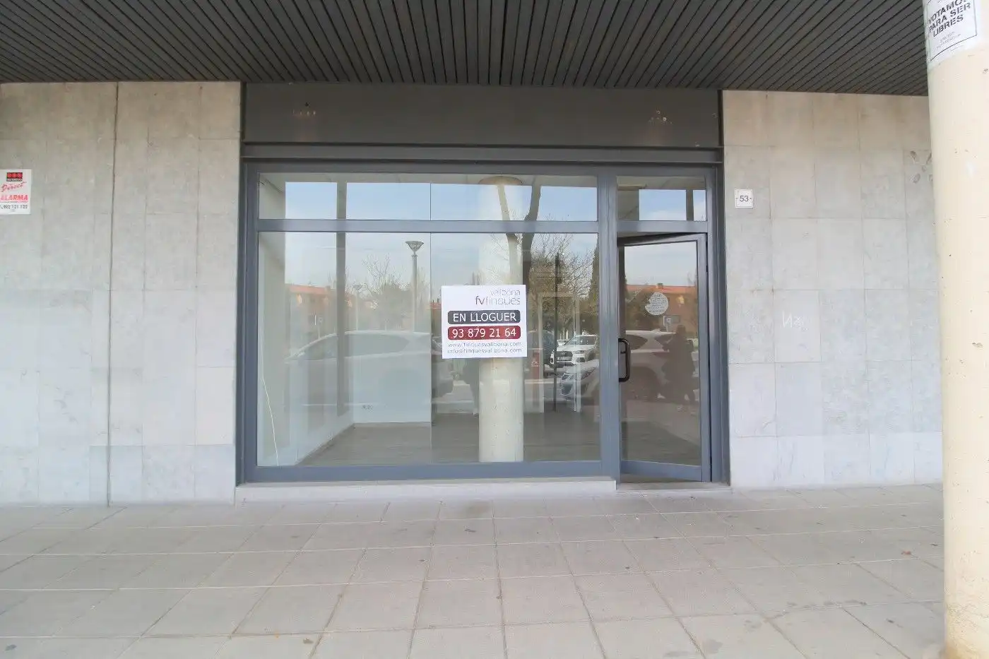 Local comercial de lloguer a Plaça dels Països Catalans 53, imagen 2
