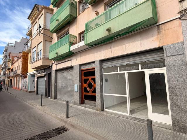 Local comercial en Alquiler en Calle d'Anselm Clavé en Calella