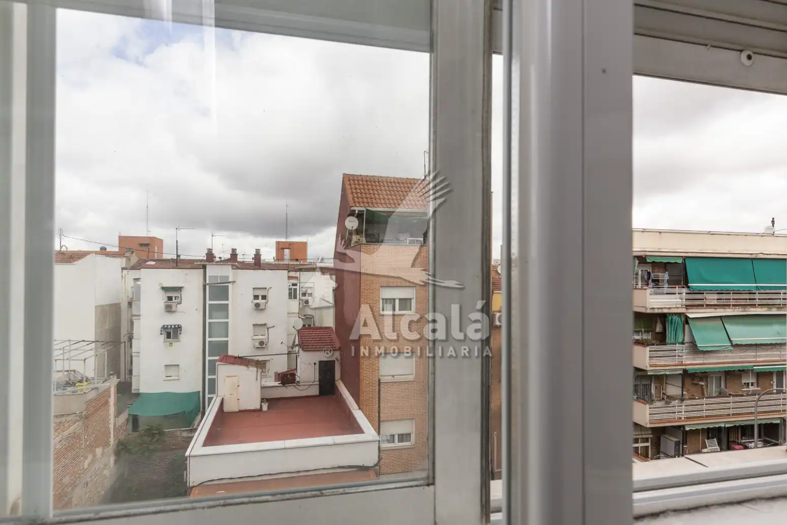 Habitación de Piso en venta en Madrid con Calefacción y Terraza