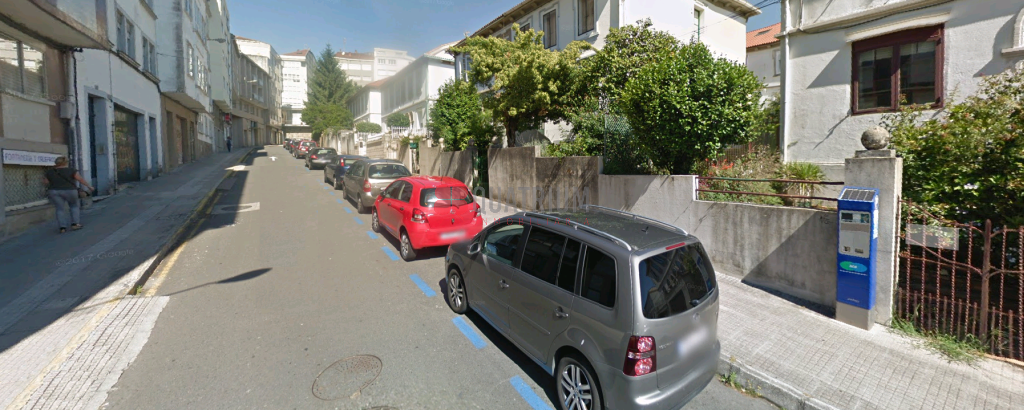 Parking de Casa adosada en venta en Santiago de Compostela  con Calefacción, Jardín privado y Terraza