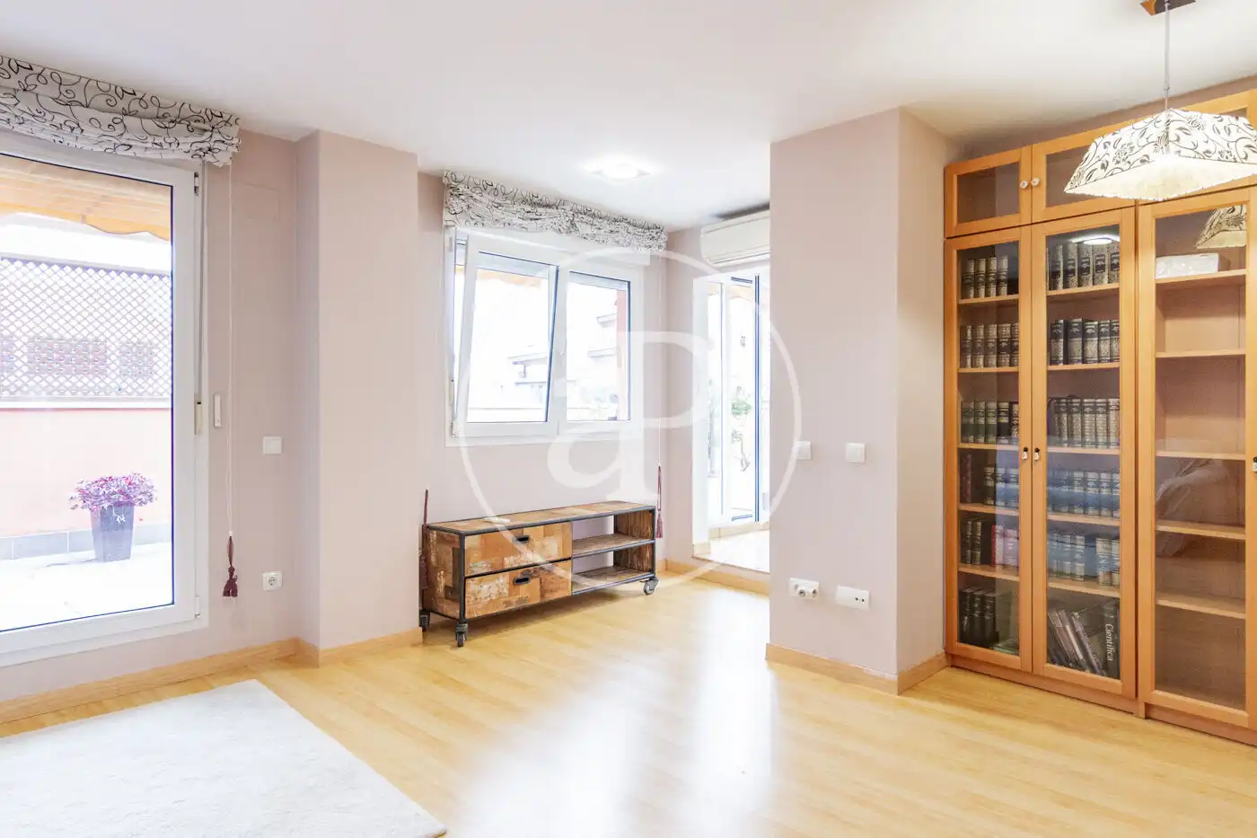 Living room of Flat for rent in Madrid  with Air Conditioner, Heating and Terrace