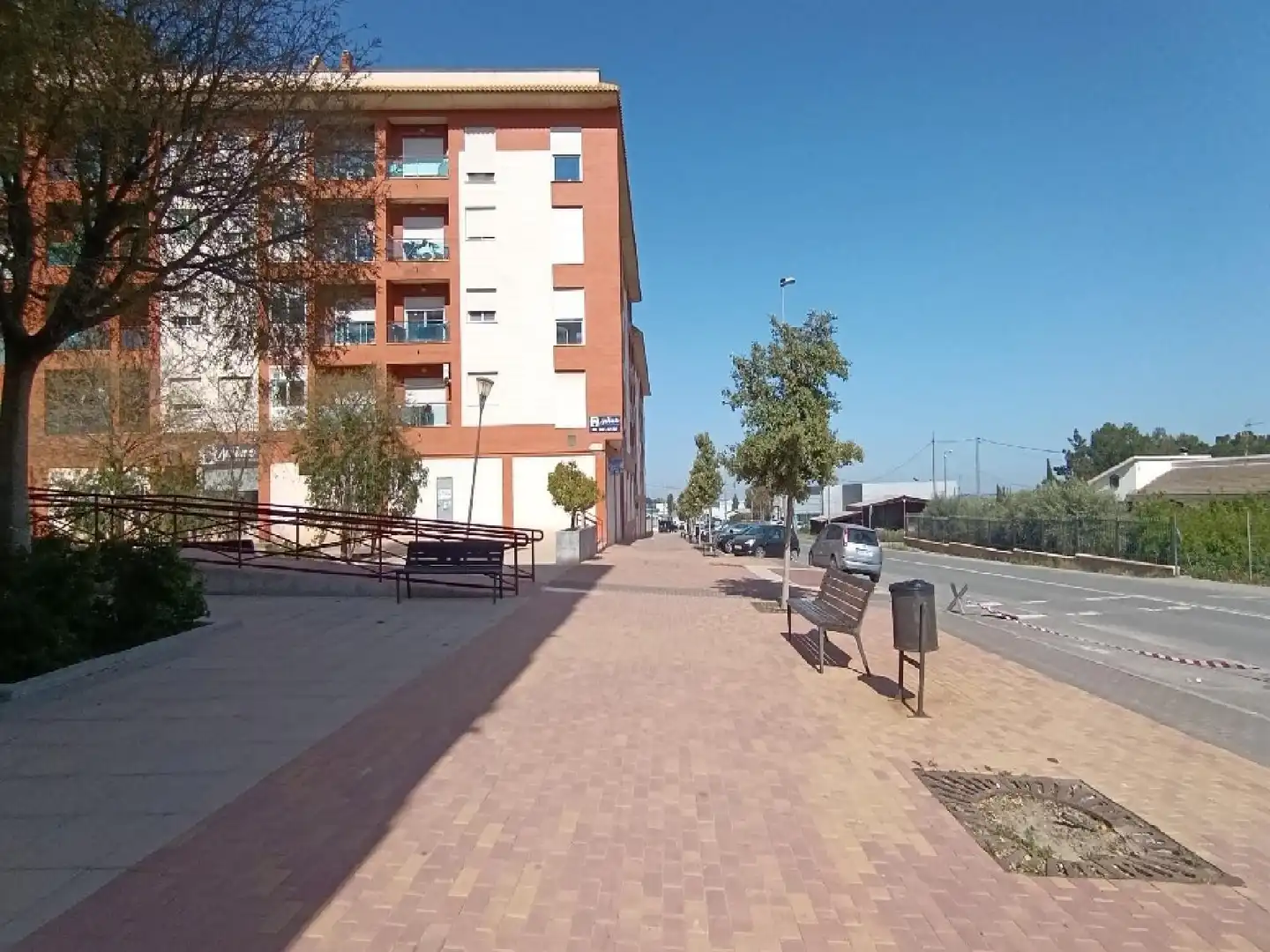 Vista exterior de Local en venda en Lorca
