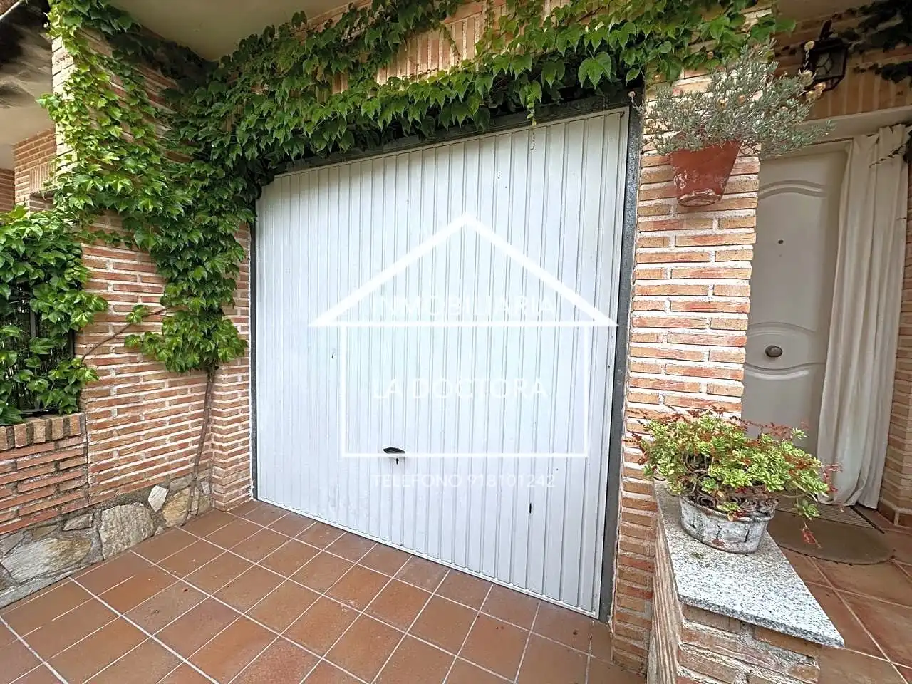 Casa adosada en venta en Erillas, Nombela