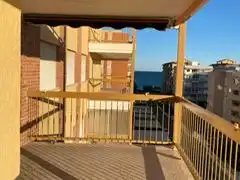 Apartament amb piscina de lloguer a Carrer Cervantes 10