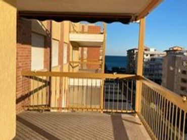 Apartament amb piscina de lloguer a Carrer Cervantes 10