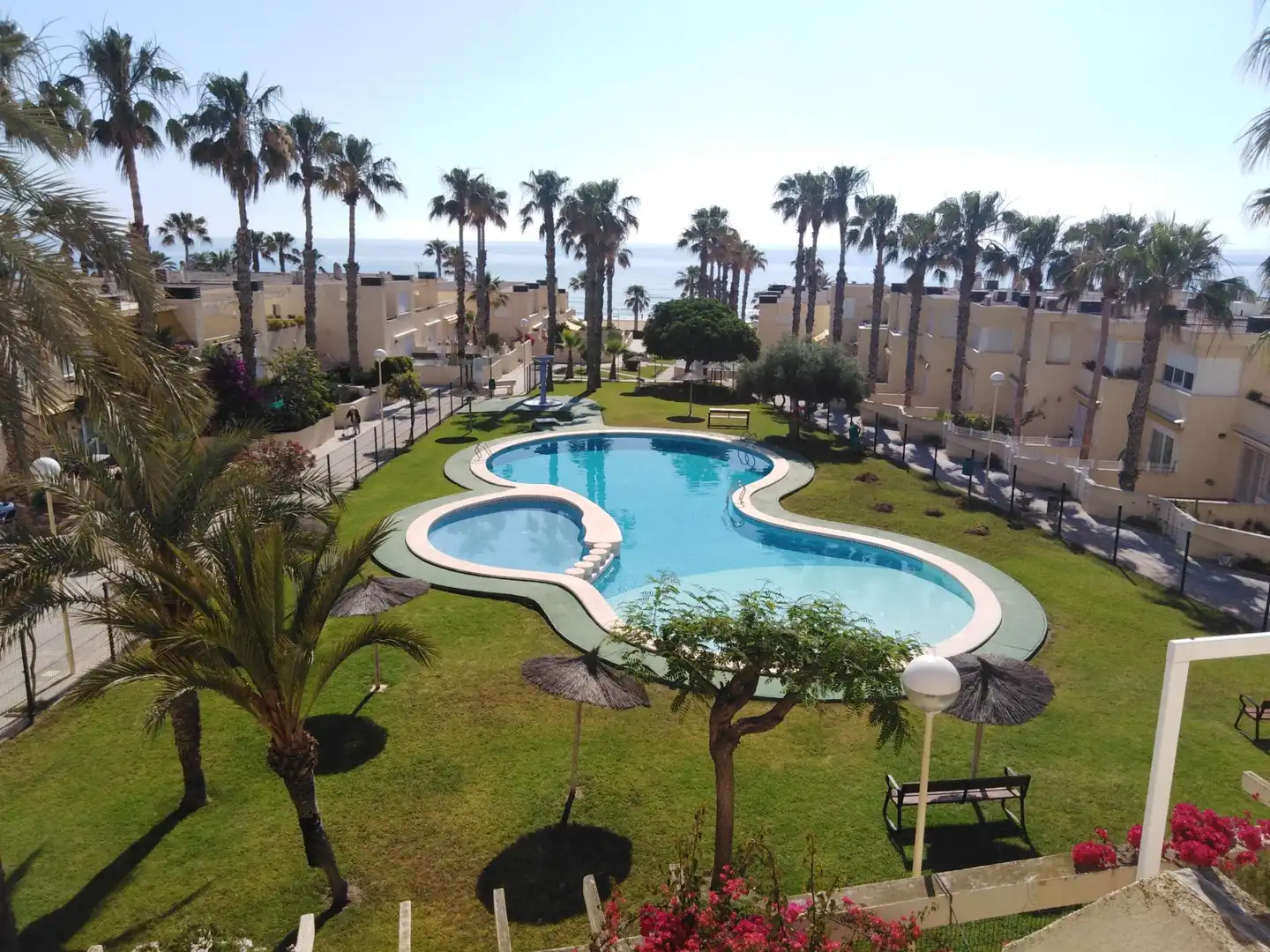 Piscina de Casa adosada de lloguer en Alicante / Alacant amb Aire condicionat, Calefacció i Jardí privat