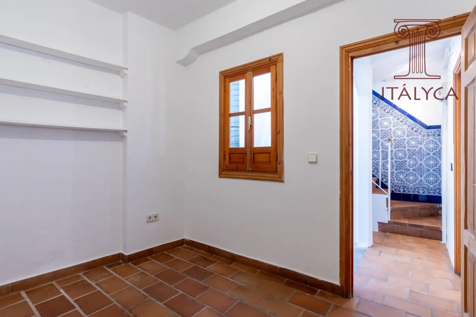 Attic for sale in Sevilla  with Air Conditioner, Heating and Terrace