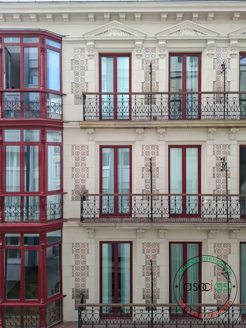 Vista exterior de Pis en venda en Gijón  amb Calefacció