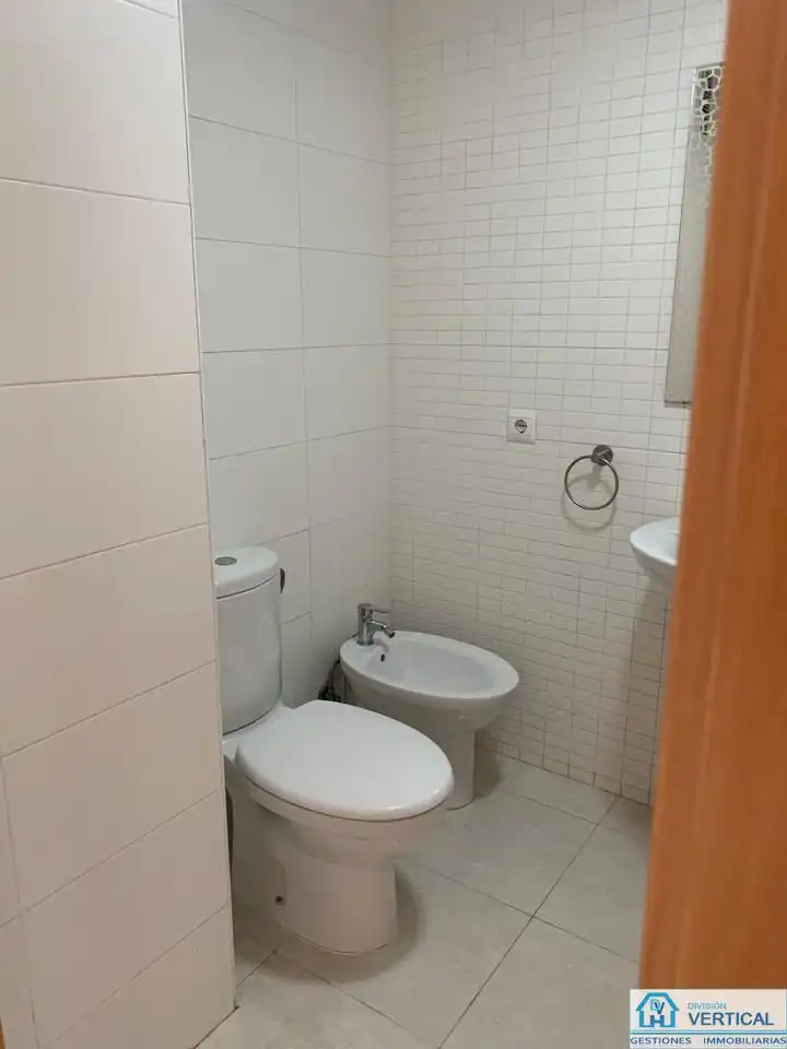 Baño de Piso en venta en Paterna con Aire acondicionado, Terraza y Trastero