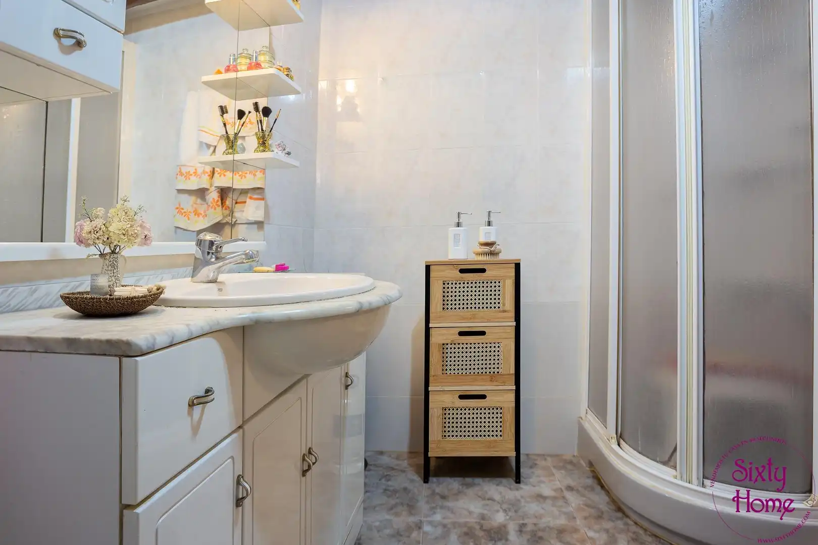 Bathroom of Houses for sale in Andorra (Teruel)  with Storage room, Furnished and Balcony