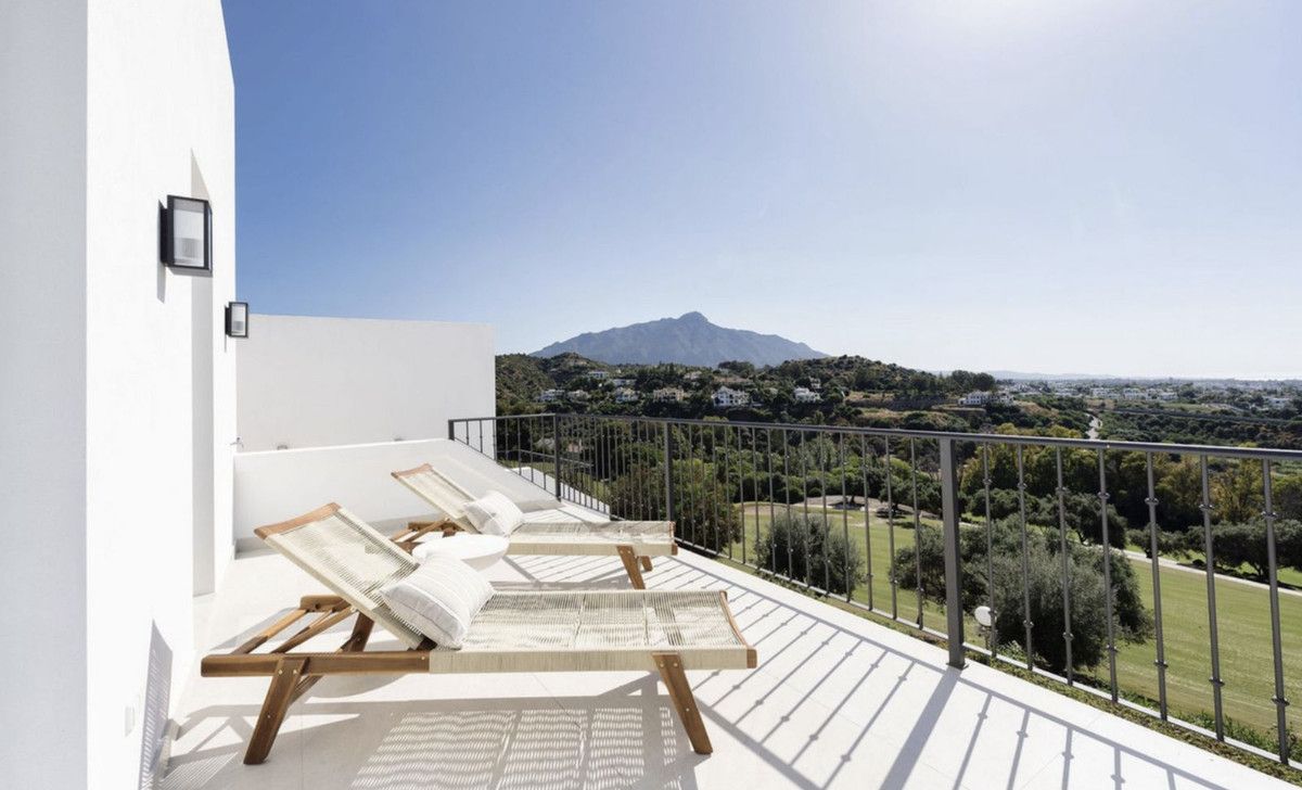 Terrassa de Casa adosada en venda en Benahavís amb Aire condicionat, Jardí privat i Terrassa