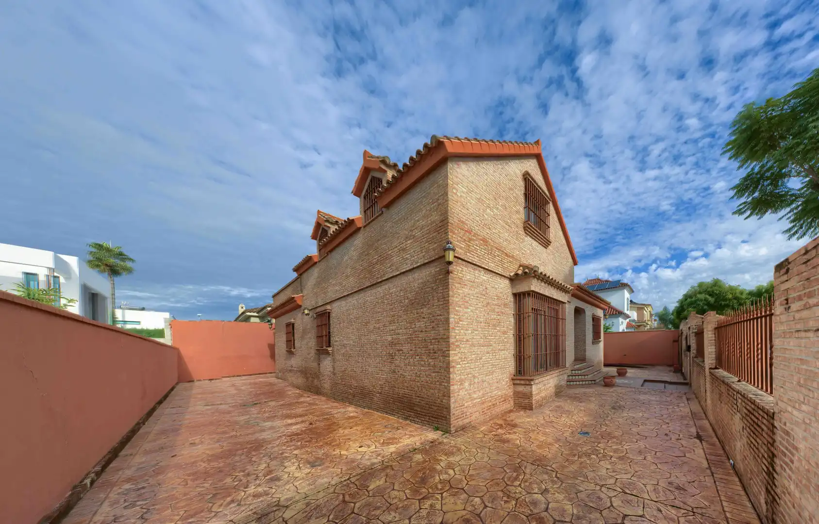 Exterior view of Houses for sale in Montequinto  with Air Conditioner, Heating and Private garden