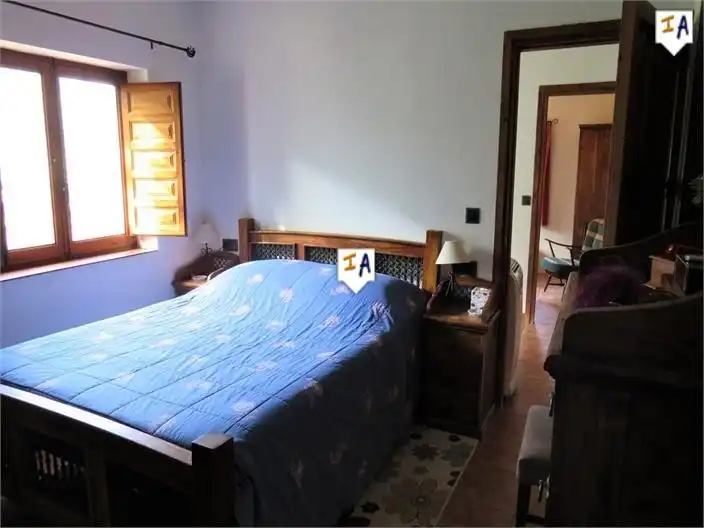 Finca rústica en venda a Huelma