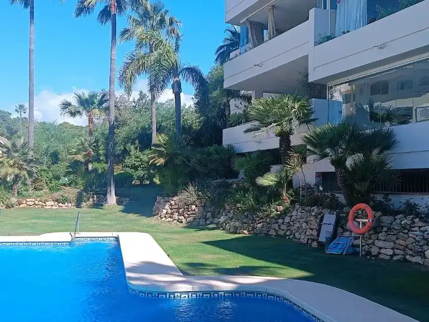 Jardí de Apartament en venda en Marbella amb Aire condicionat, Piscina i Balcó
