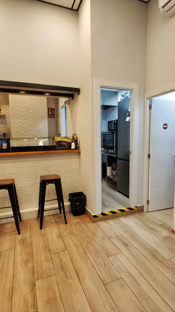 Cocina de Local en traspaso en Madrid con Aire acondicionado, Amueblado y Alarma