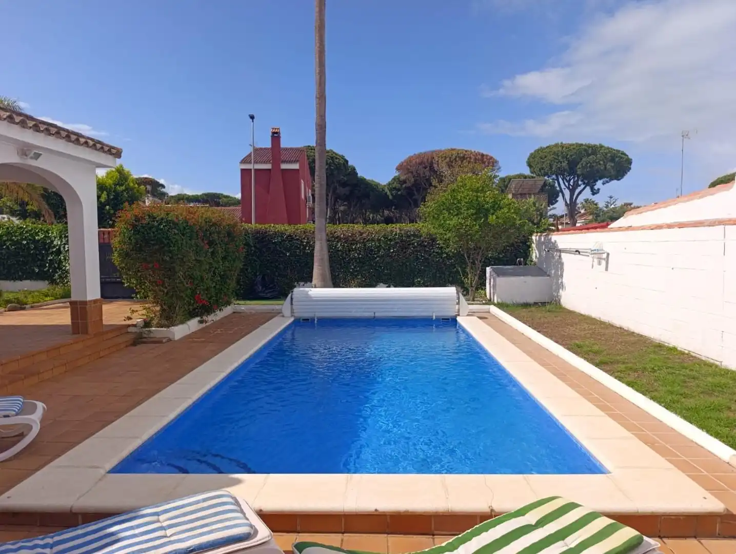 Swimming pool of Houses for sale in Chiclana de la Frontera  with Air Conditioner, Private garden and Storage room