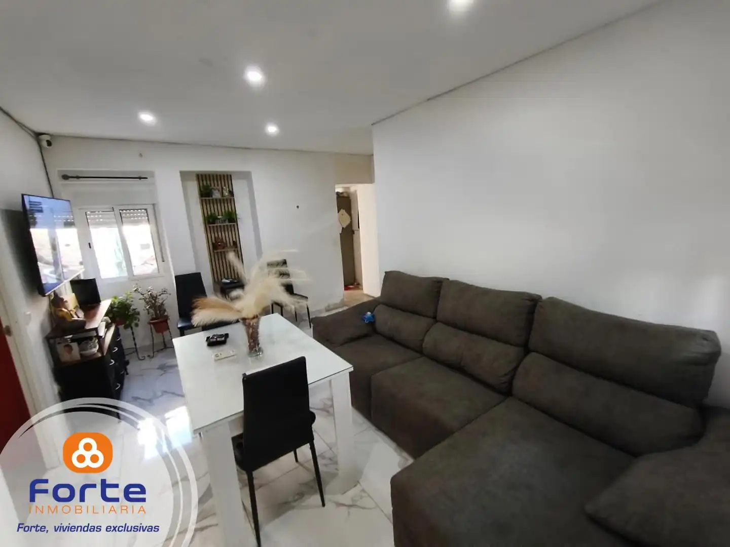 Sala d'estar de Casa o xalet en venda en Córdoba amb Aire condicionat, Calefacció i Terrassa