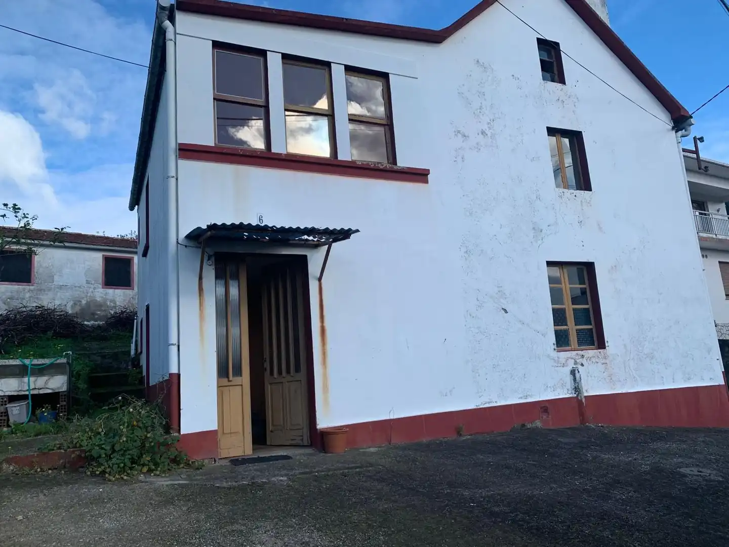 Vista exterior de Casa o xalet en venda en Narón amb Jardí privat