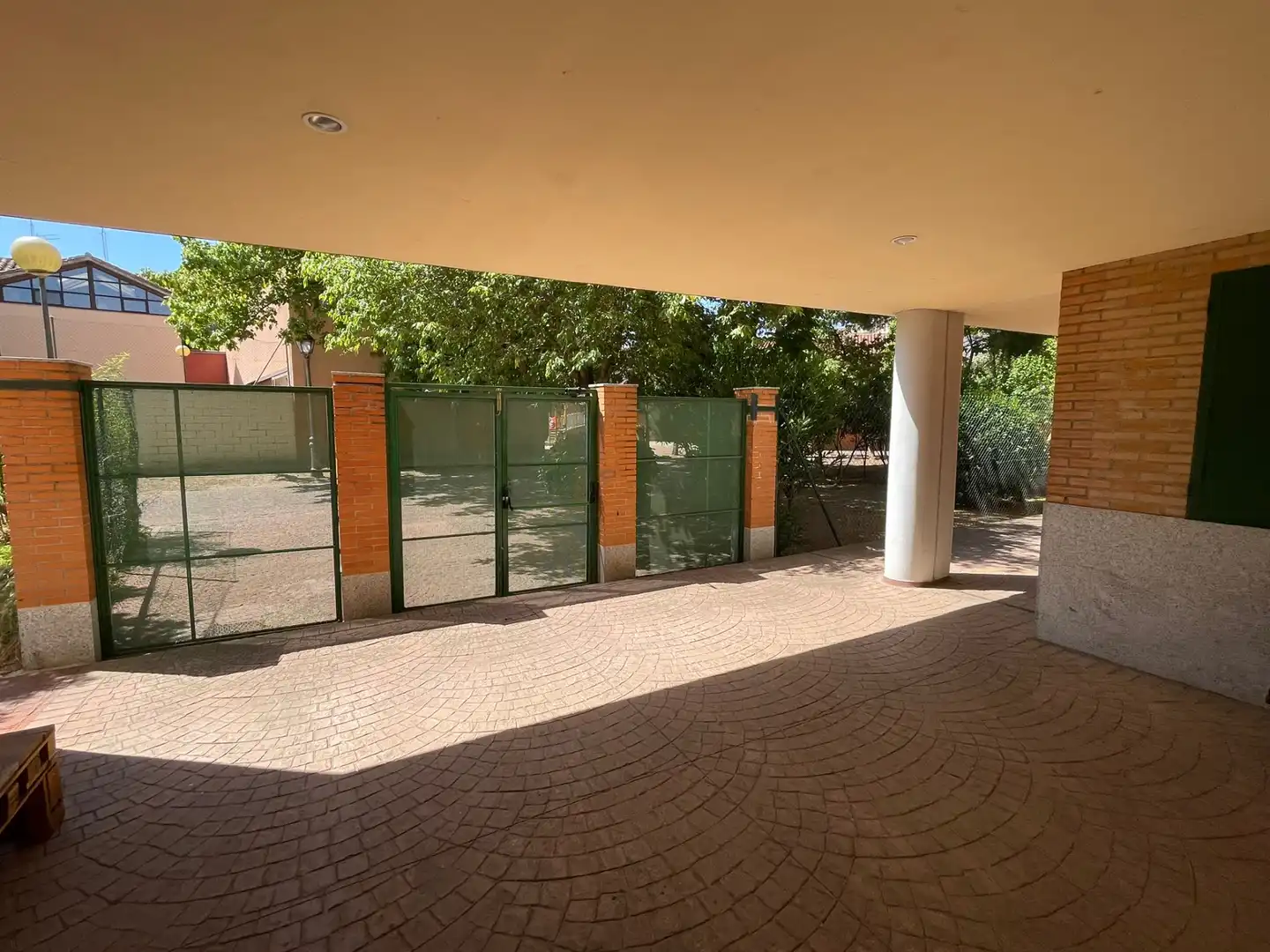 Parking de Piso de alquiler en Alcalá de Henares con Calefacción, Parquet y Amueblado