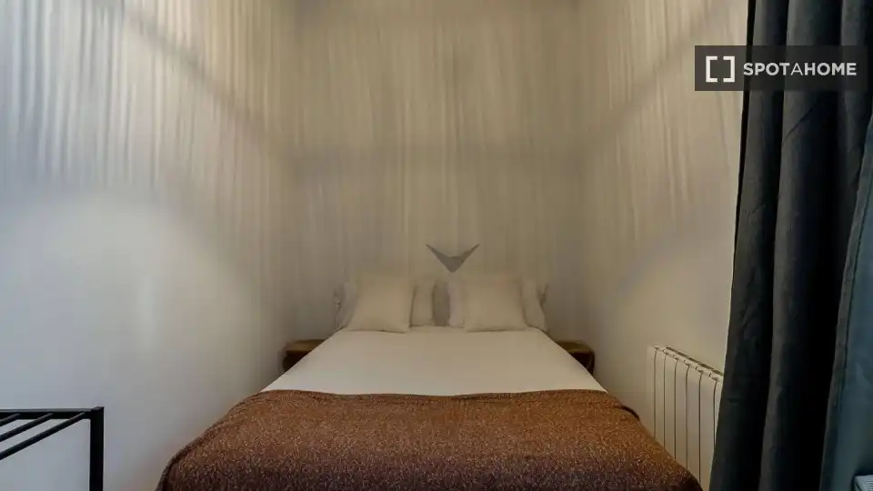 Habitación de Piso de alquiler en Barcelona con Aire acondicionado, Calefacción y Amueblado