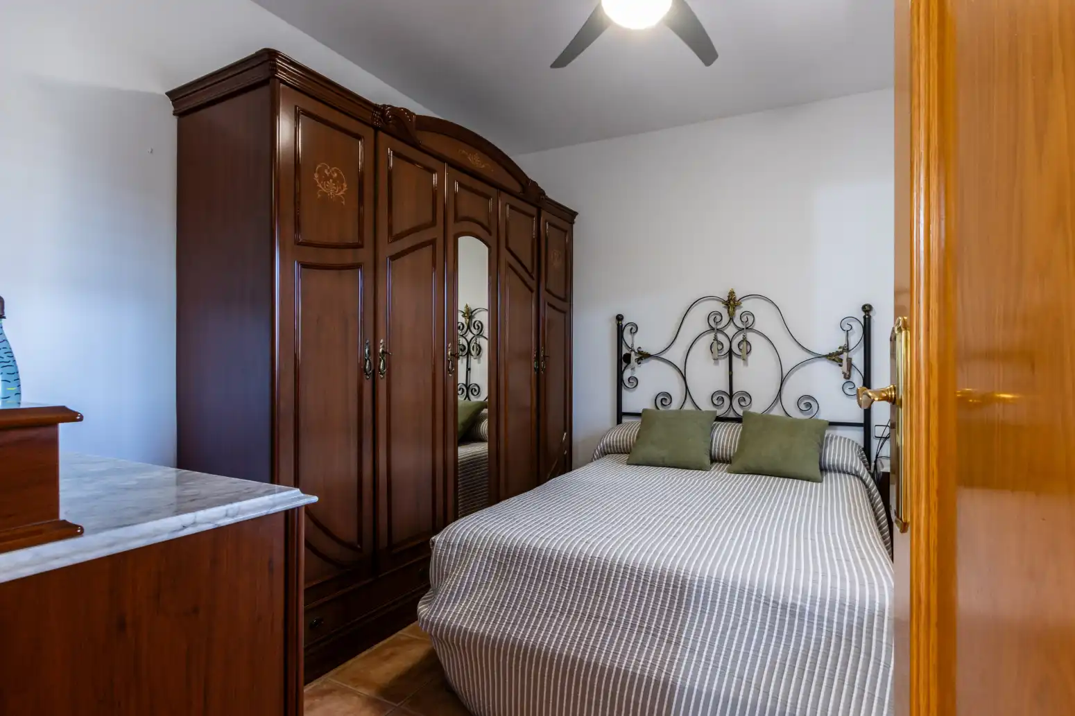 Dormitori de Casa o xalet en venda en Viladecavalls amb Jardí privat i Moblat