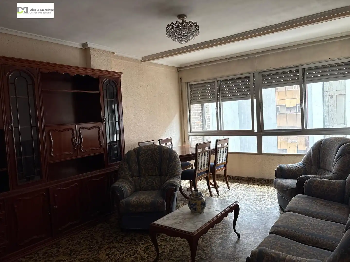 Sala d'estar de Pis en venda en León Capital  amb Calefacció