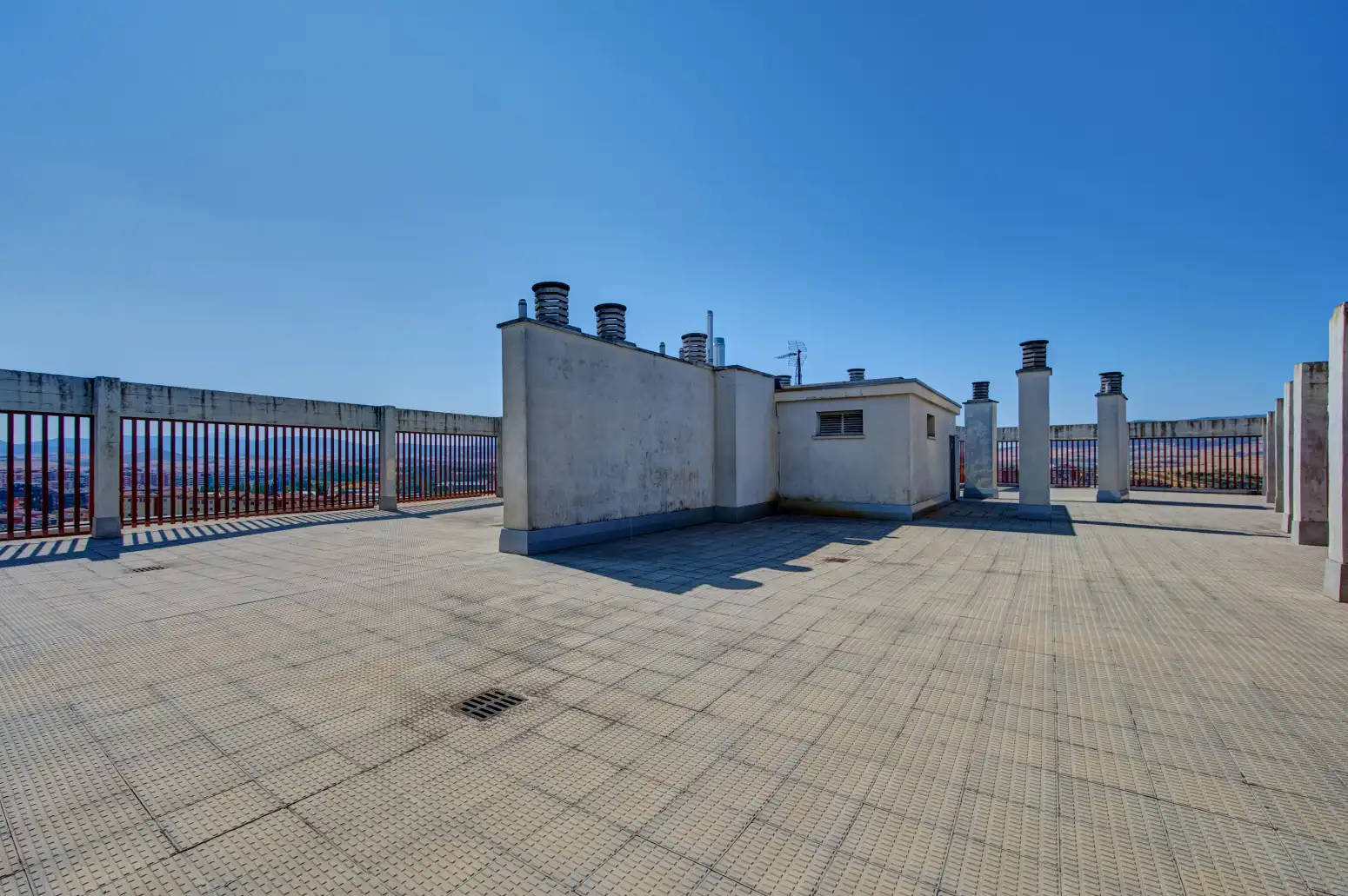 Terrassa de Pis en venda en  Pamplona / Iruña amb Calefacció, Parquet i Moblat
