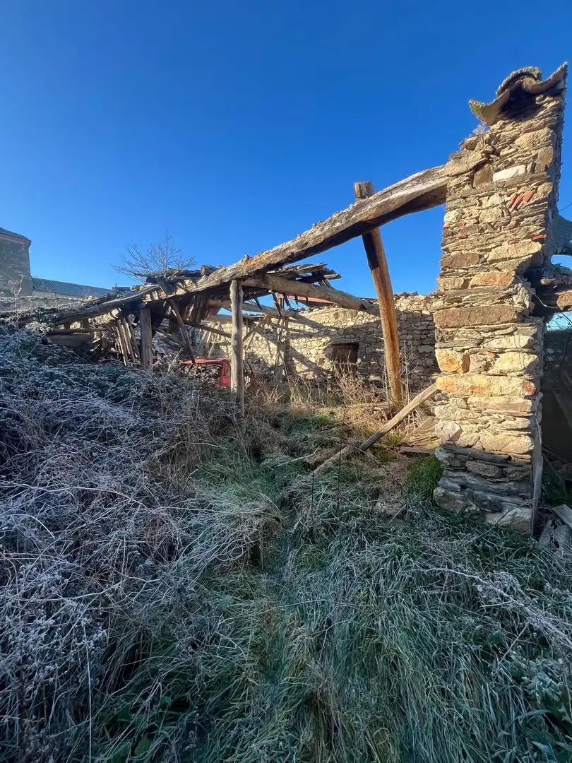 Exterior view of Country homes for sale in Santa María la Real de Nieva  with Private garden and Storage room