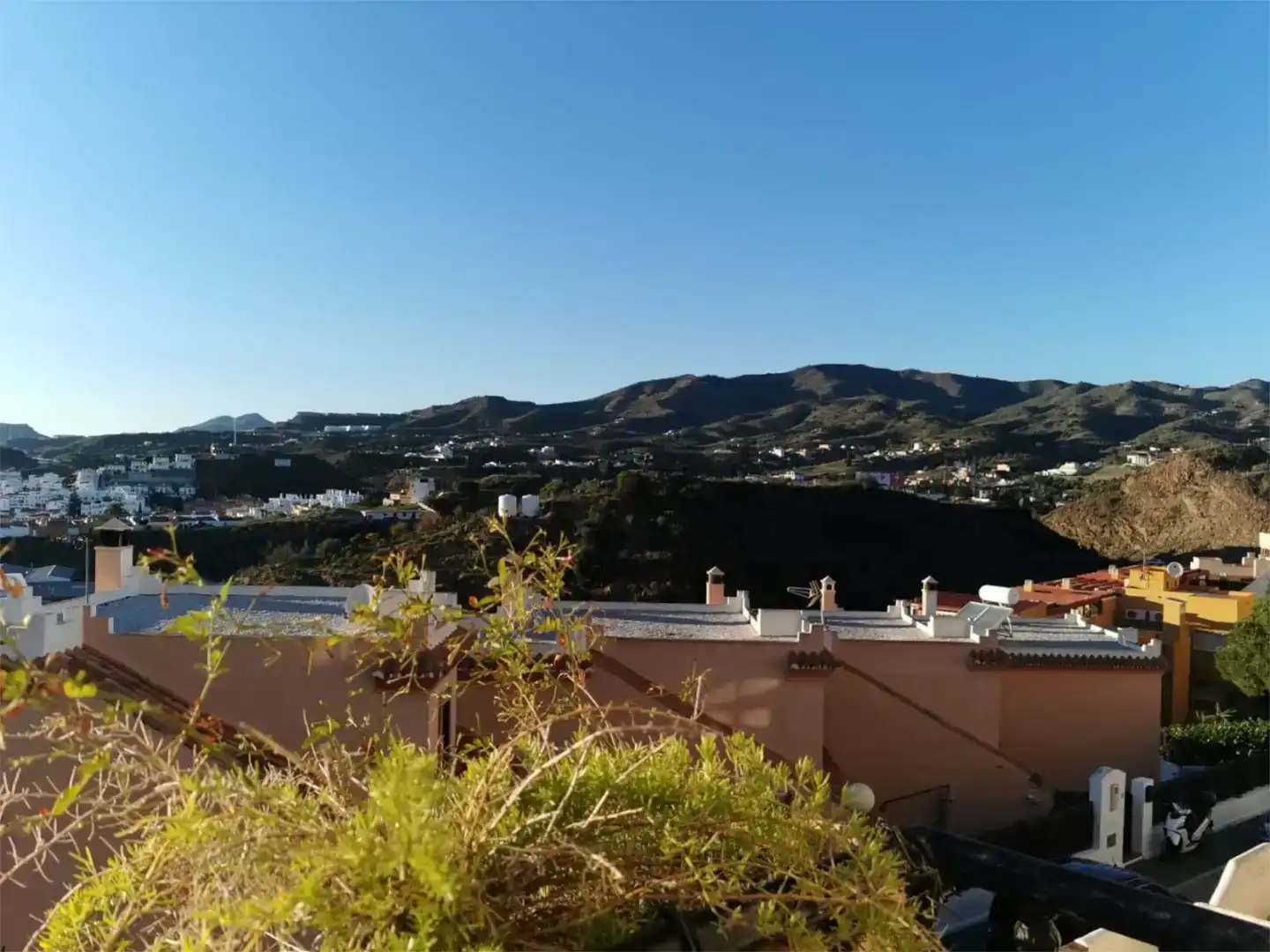 Vista exterior de Casa adosada en venda en Rincón de la Victoria