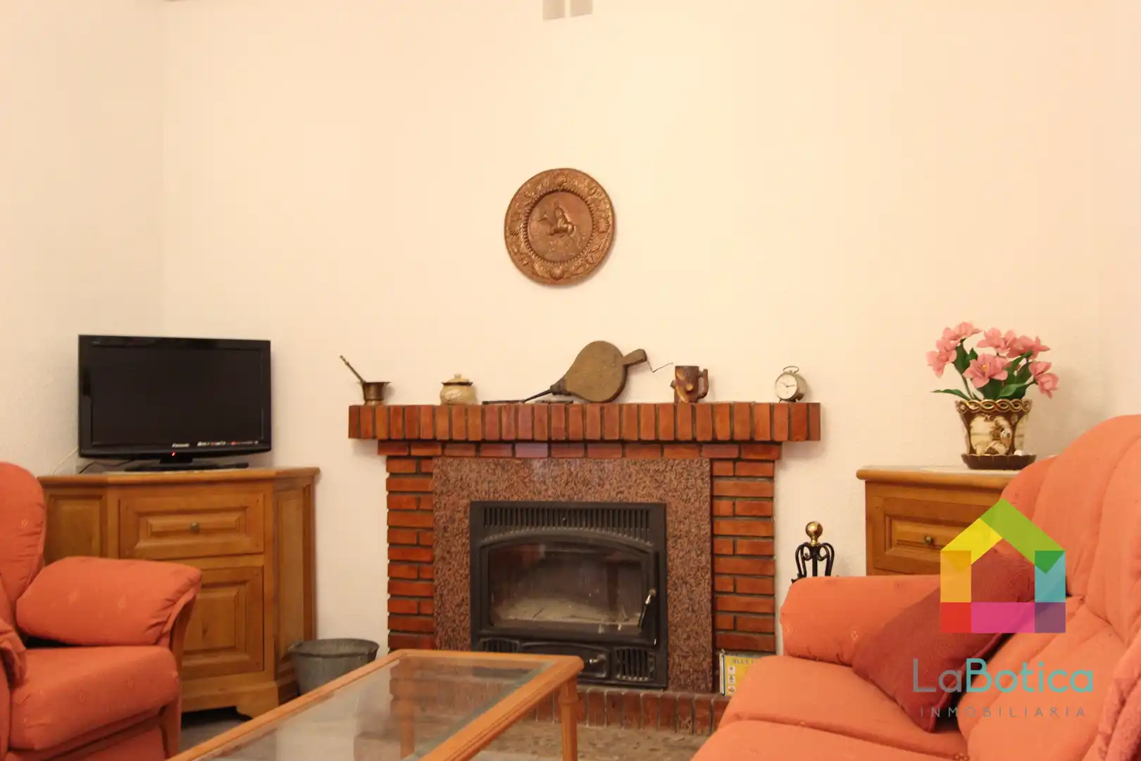 Living room of Detached homes for sale in San Martín de Montalbán  with Air Conditioner, Heating and Furnished