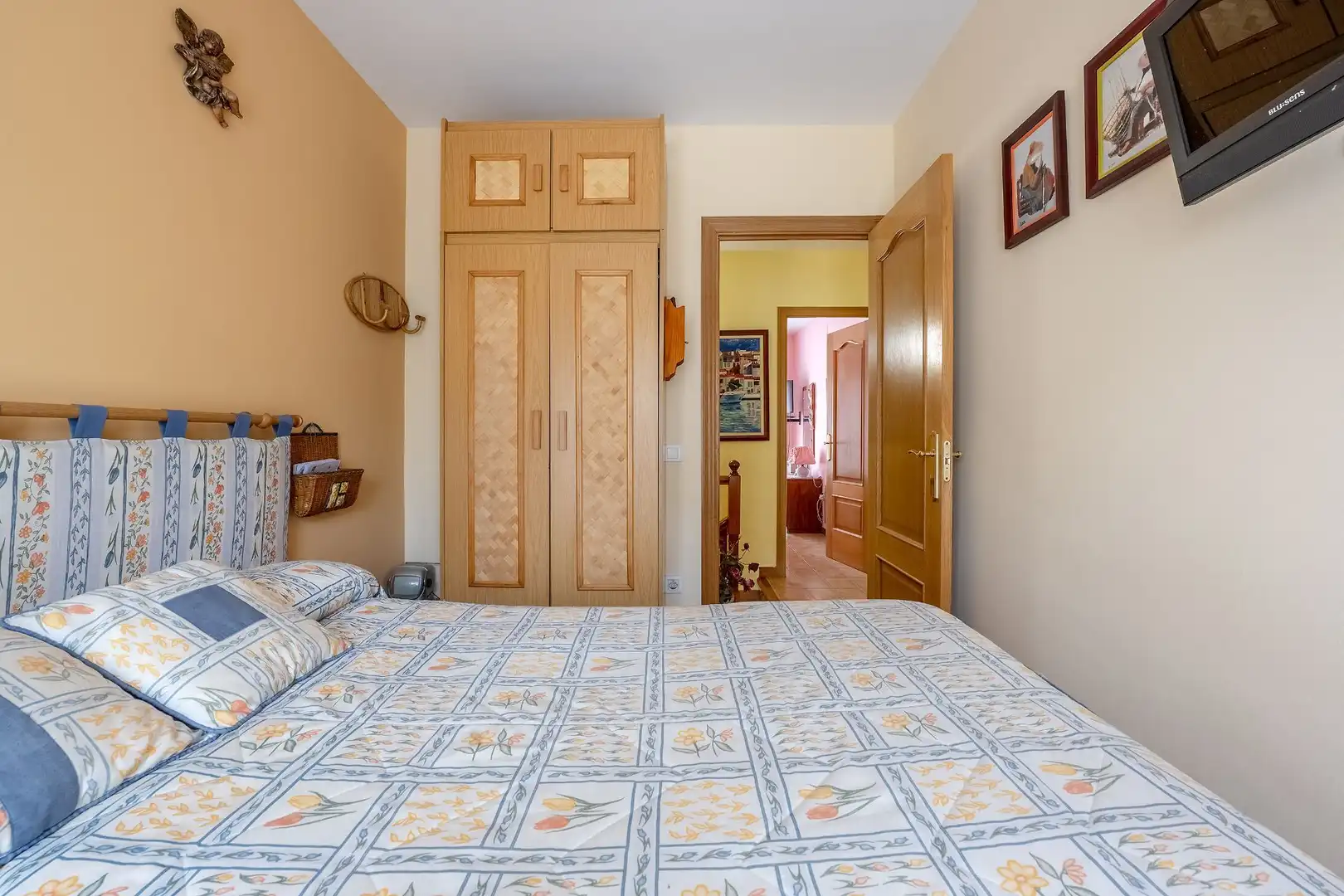Dormitori de Casa adosada en venda en Cunit amb Aire condicionat, Calefacció i Jardí privat