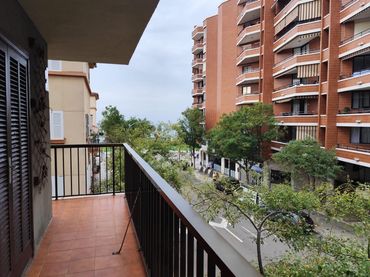 Piso con balcón en alquiler en Llevant
