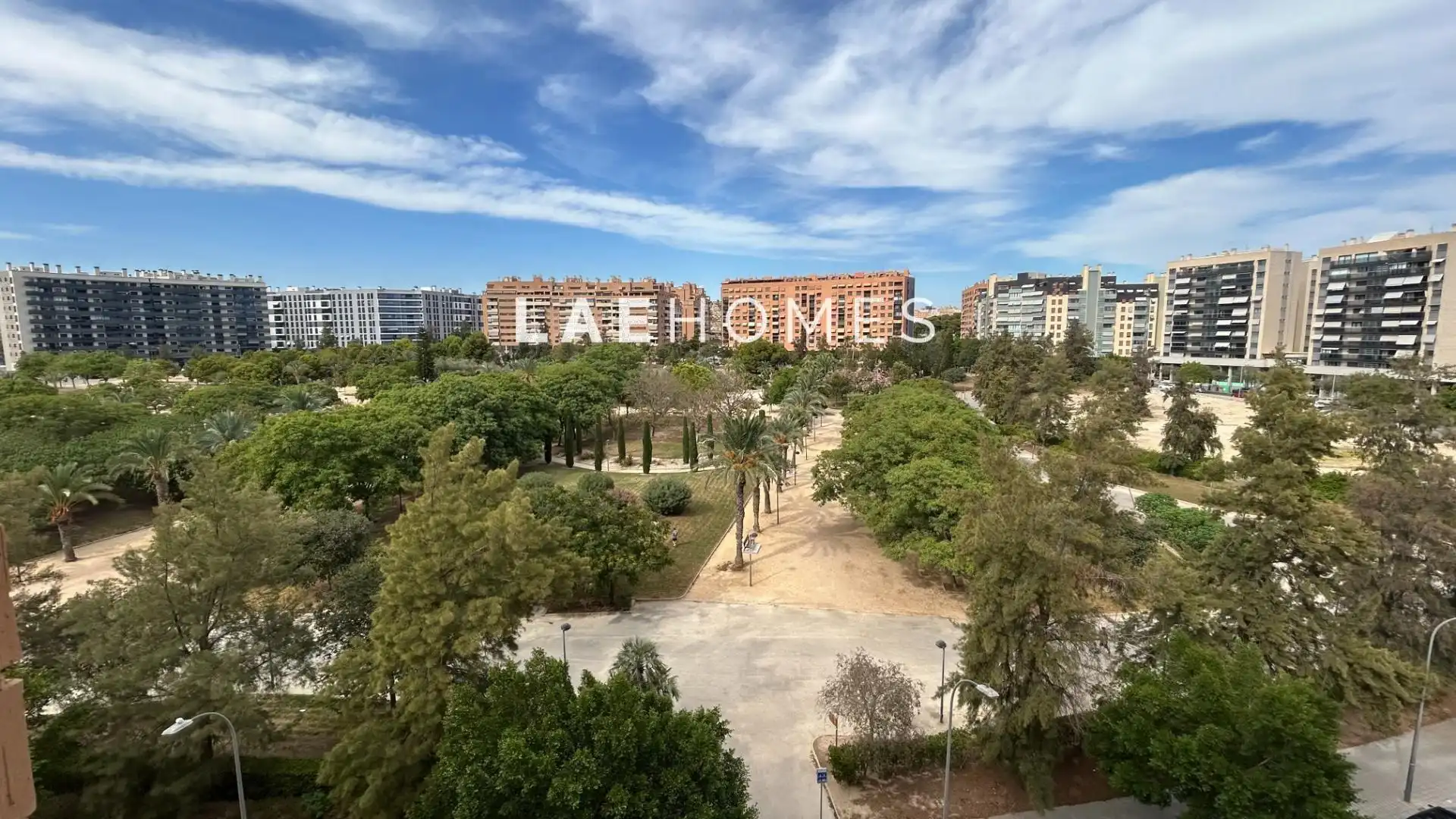 Vista exterior de Pis en venda en Alicante / Alacant amb Jardí privat, Terrassa i Balcó