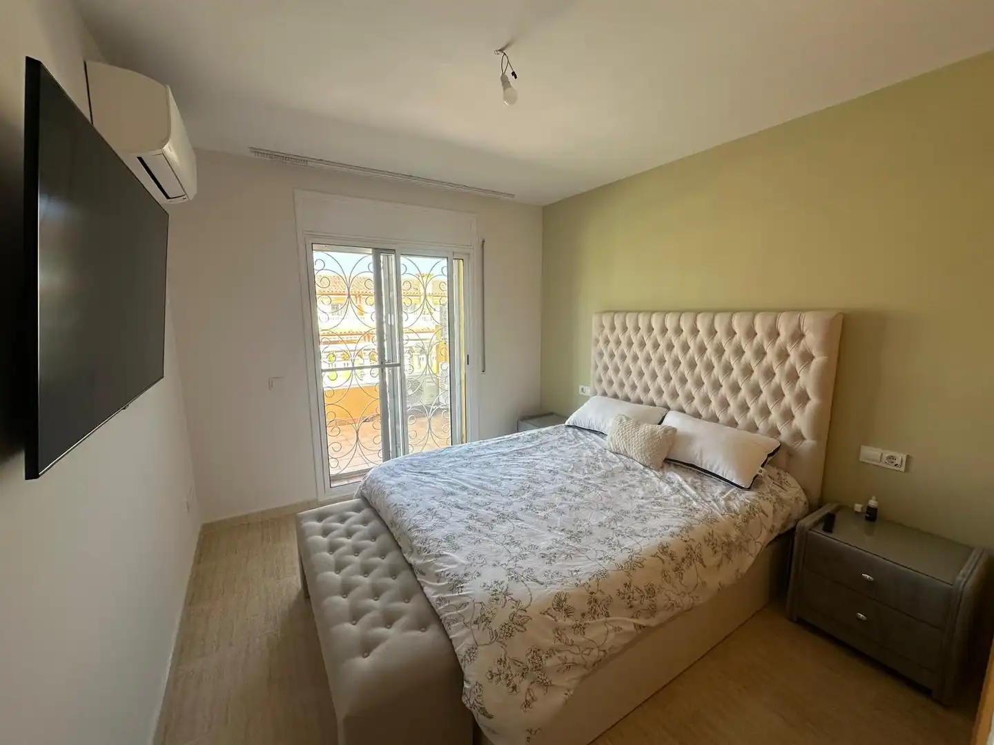 Dormitori de Casa adosada en venda en Mont-roig del Camp amb Aire condicionat, Terrassa i Moblat