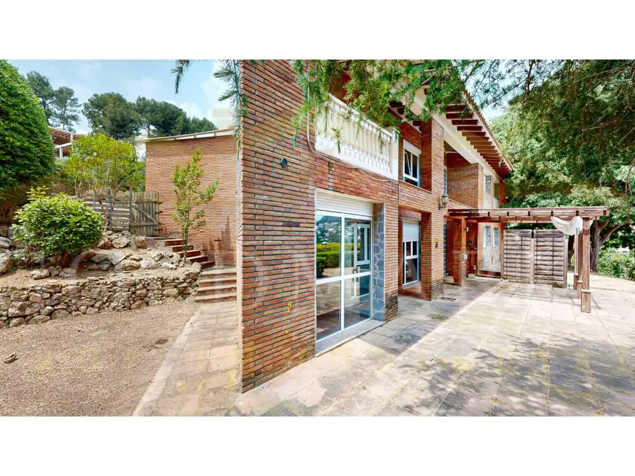 Vista exterior de Casa o xalet en venda en Corbera de Llobregat amb Aire condicionat, Calefacció i Jardí privat