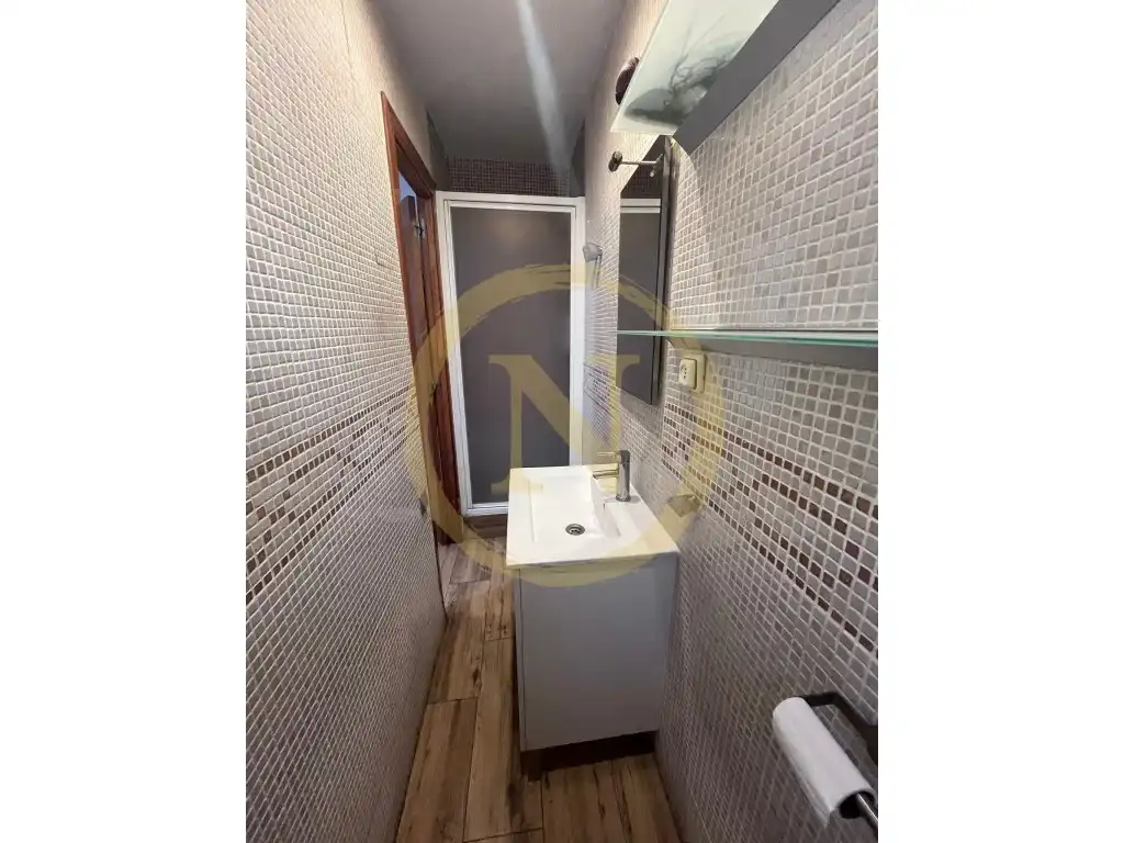 Piso en venta en Carrer de Pujós, Collblanc
