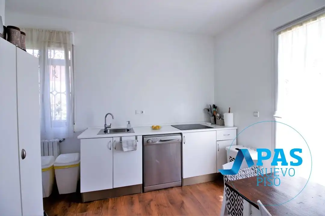 Küche von Haus oder Chalet zum Verkauf in Santander mit Privatgarten, Parkett und Terrasse
