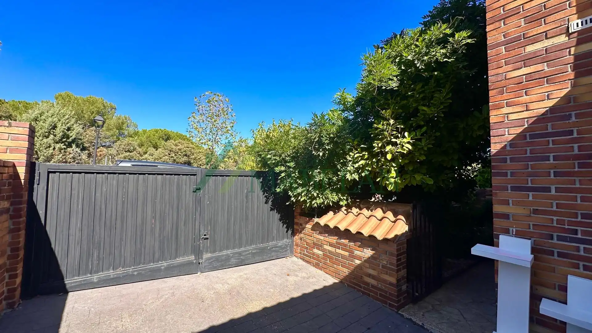 Vista exterior de Casa adosada en venta en Valdemorillo pueblo